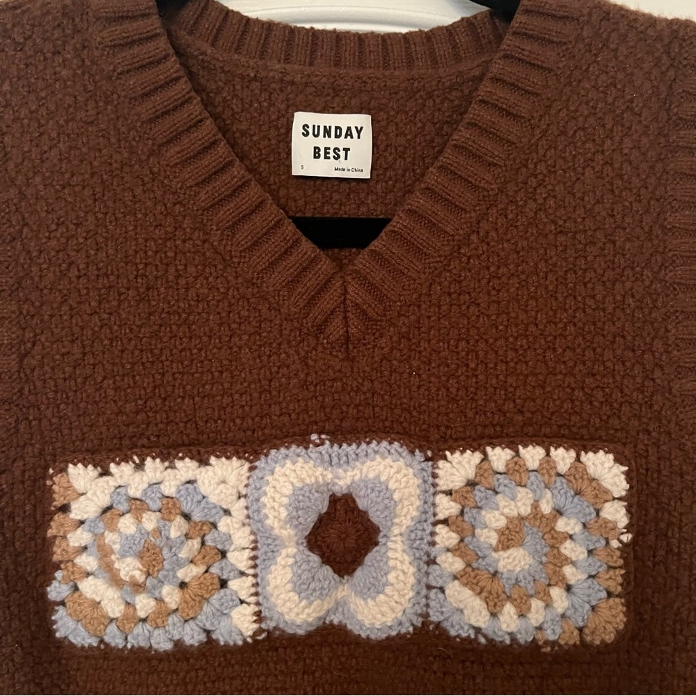 ARITZIA Sunday Best Cropped Crochet Sweater Vest - Picture 2 of 3